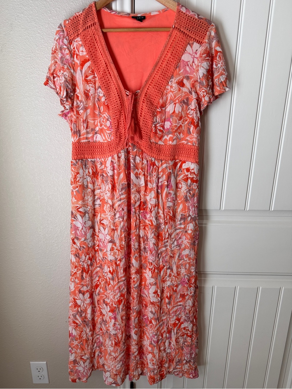 Torrid Floral Maxi Dress Womens 1 1X Coral Crochet Lace Boho V Neck Tassel